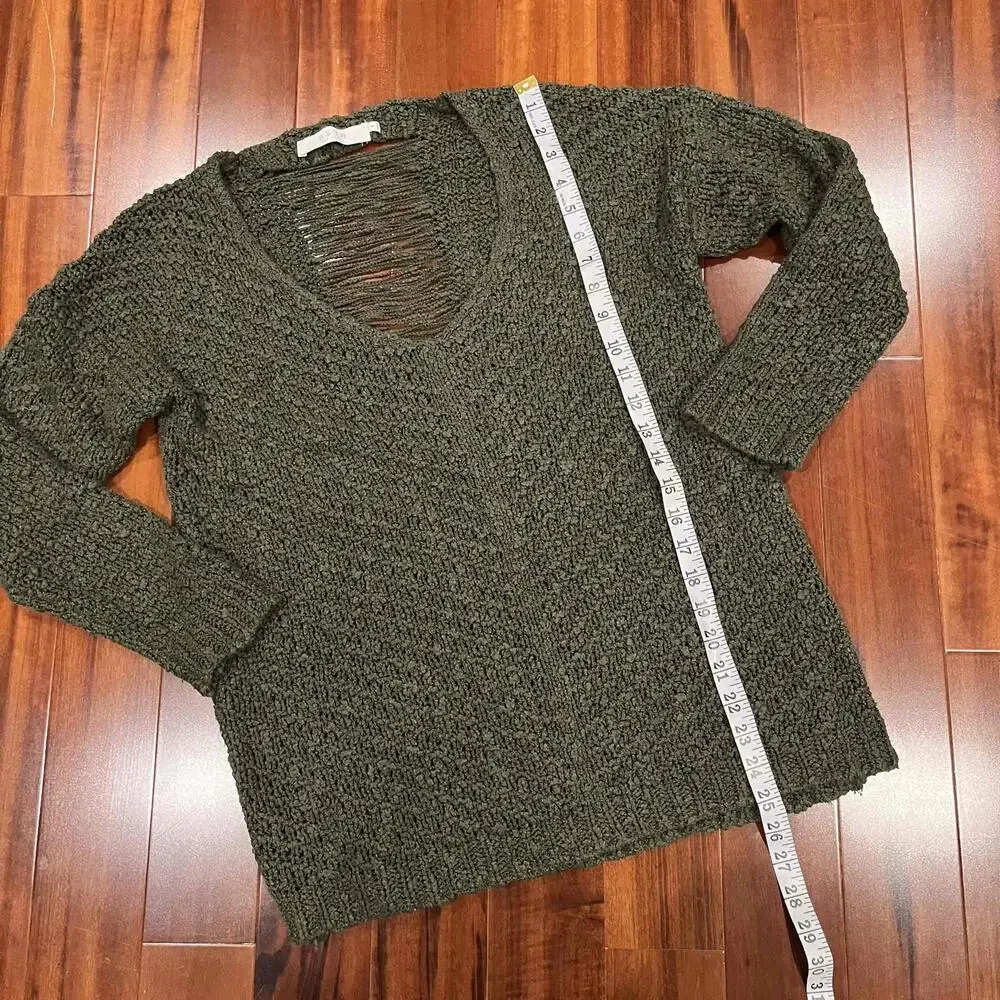 ASTR The Label Olive Green Sweater V Neck Knit Long Sleeve Pullover Size Small - Picture 5 of 8